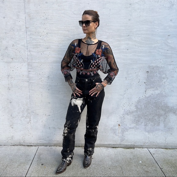 COPY - Signature 8 Mesh Floral Embroidery Multi Colored Threads Tie Up Crop Top - Picture 3 of 10